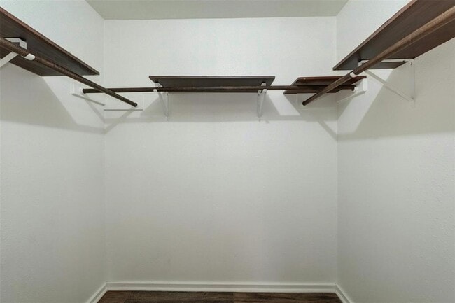 Building Photo - 10207 Rutland Village W