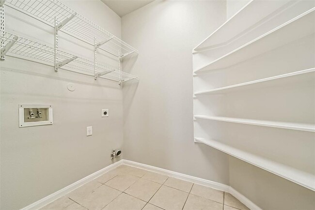 Building Photo - 9911 Driftwood Park Dr