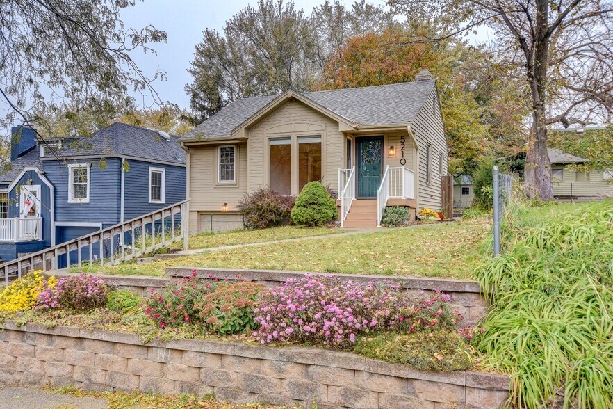 Building Photo - 5210 Rees St