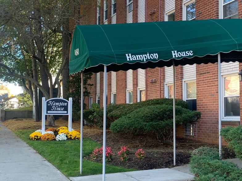 Primary Photo - Hampton House Apartments