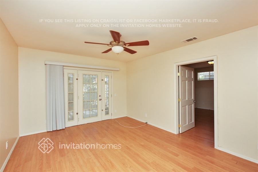 Building Photo - 819 W 148th Pl