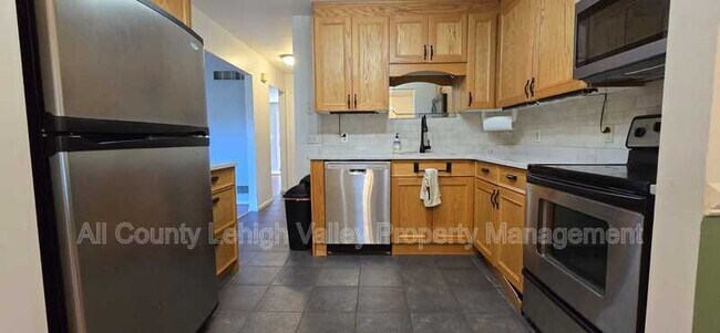 Building Photo - 5634 Grace Ave