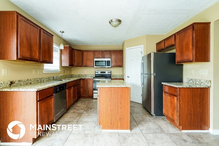 Building Photo - 2146 Rosswood Blvd