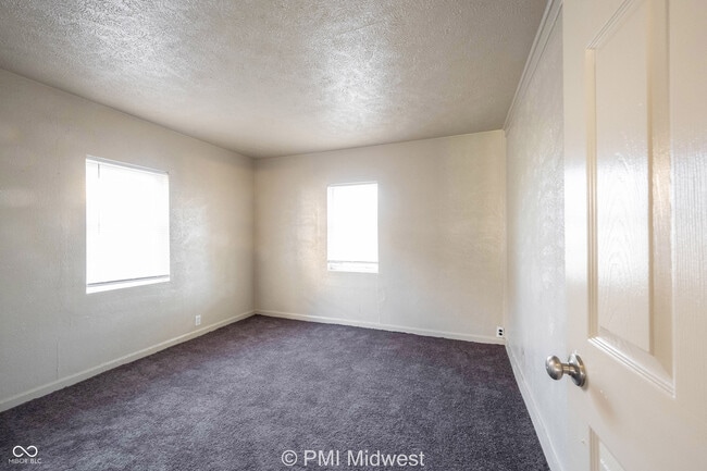 Building Photo - 4565 Brookville Rd