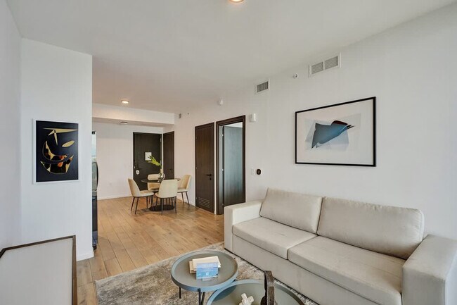 Building Photo - 398 NE 5th St