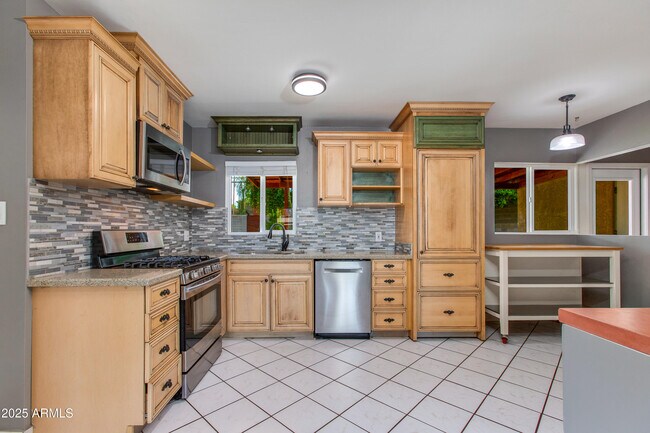 Building Photo - 4115 N 42nd Pl