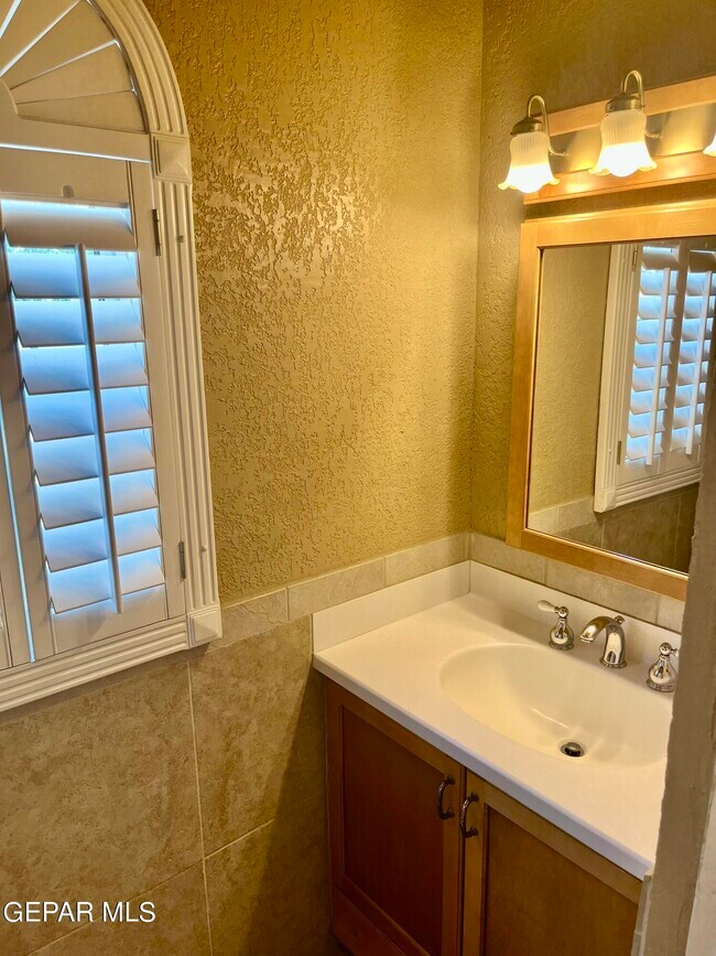 Building Photo - 7409 Edgemere Blvd