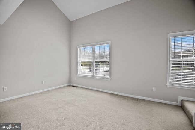 Building Photo - 618 Songbird Ct