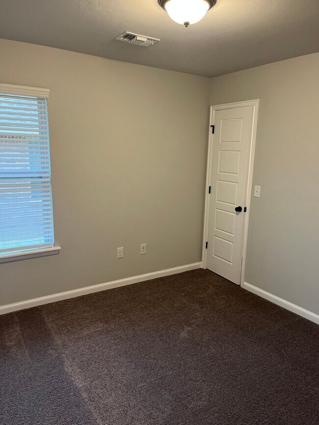 Building Photo - 1st Month Free!