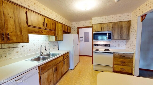 Building Photo - 9010 Wedgewood Pl