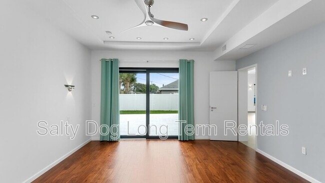 Building Photo - 3001 John Anderson Dr