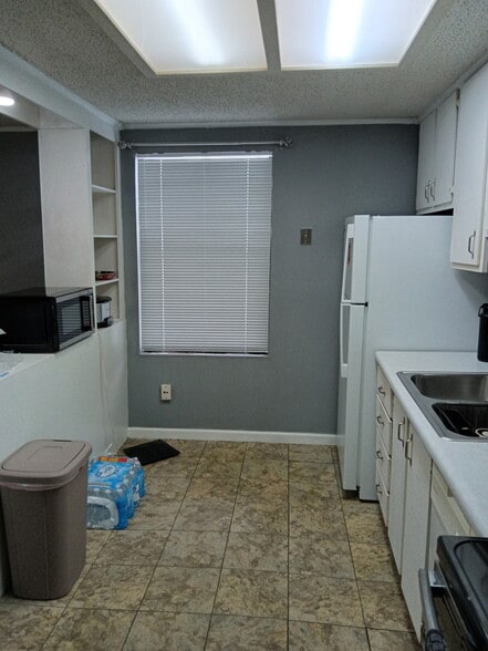 Building Photo - 5083 Castlewood Way