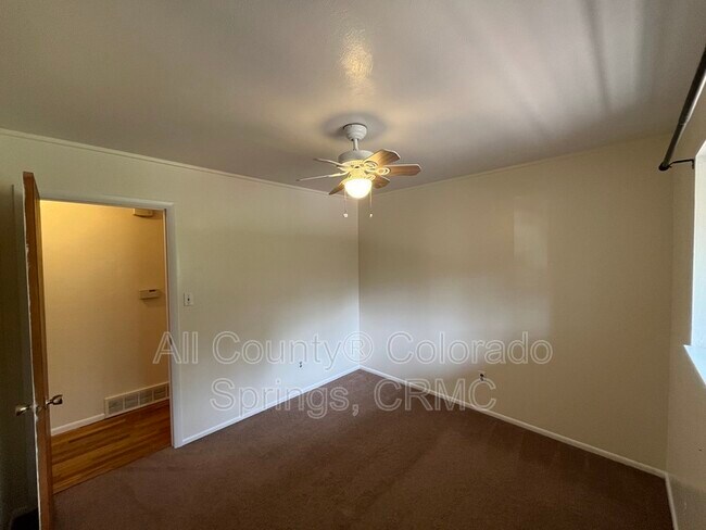 Building Photo - 15080 Deby Dr