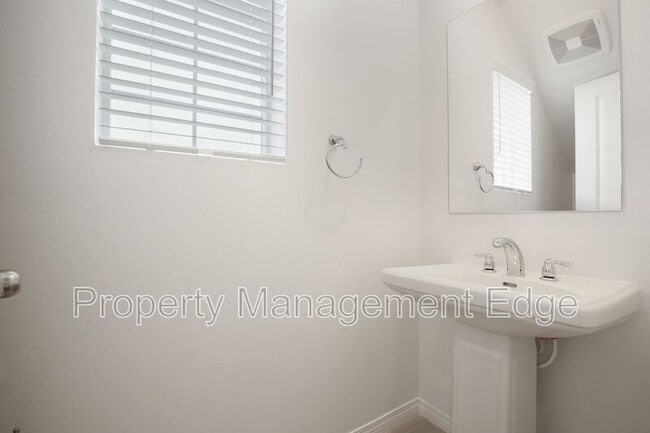 Building Photo - 36644 Desert Tortoise Rd