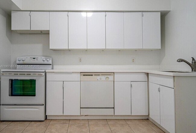 Building Photo - 7711 Dickens Ave