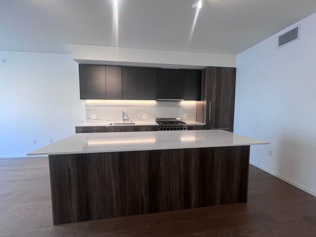 Building Photo - Epic REA - Newly Modern  2BR + 2BA in the ...