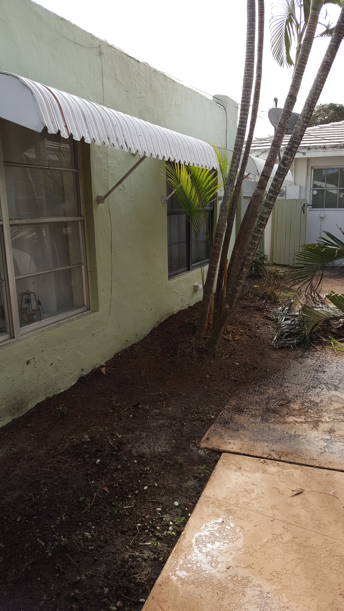 Building Photo - 325 Kenilworth Blvd