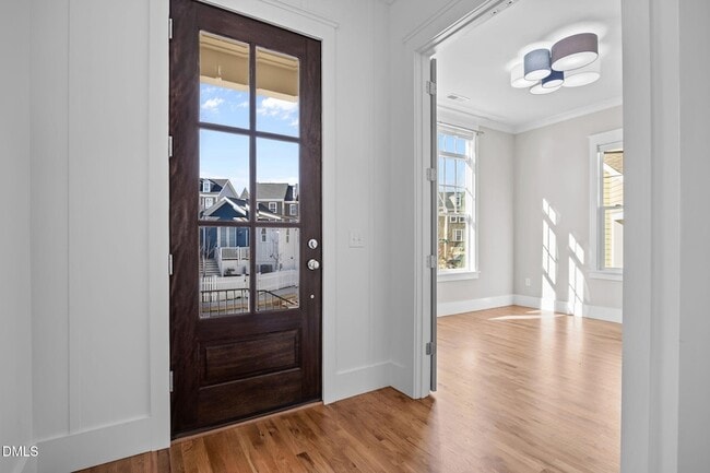 Building Photo - 916 Noisette Ct