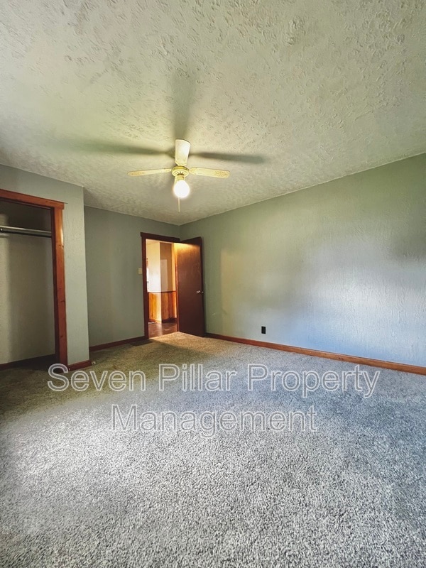 Building Photo - 504 Martin St