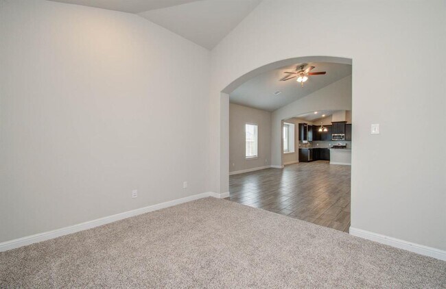 Building Photo - 2442 Wembley Way