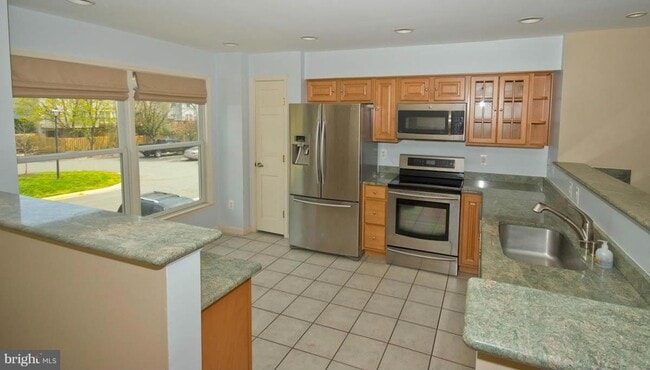 Building Photo - 419 Davis Ave SW