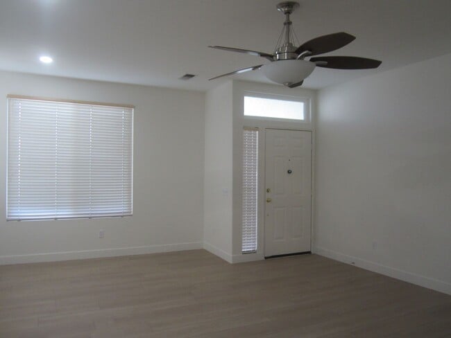 Building Photo - HIDDEN SPRINGS HACIENDA