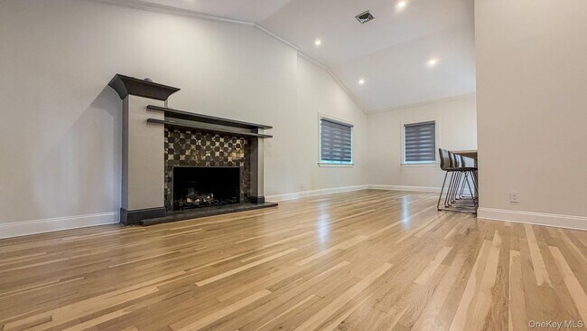 Building Photo - 16 Brookside Dr