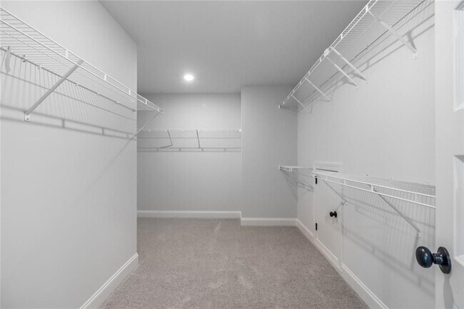Building Photo - 448 Banff Dr