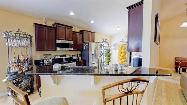 Building Photo - 1296 Lexington Manor SW