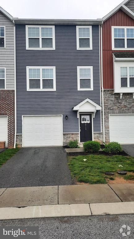 Building Photo - 819 Schooner Ln