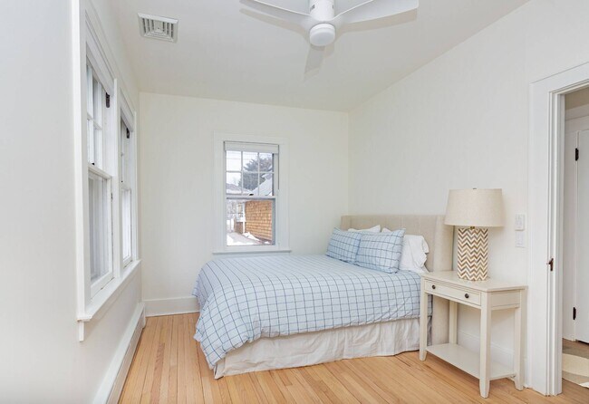 Building Photo - 6 Bay Rd