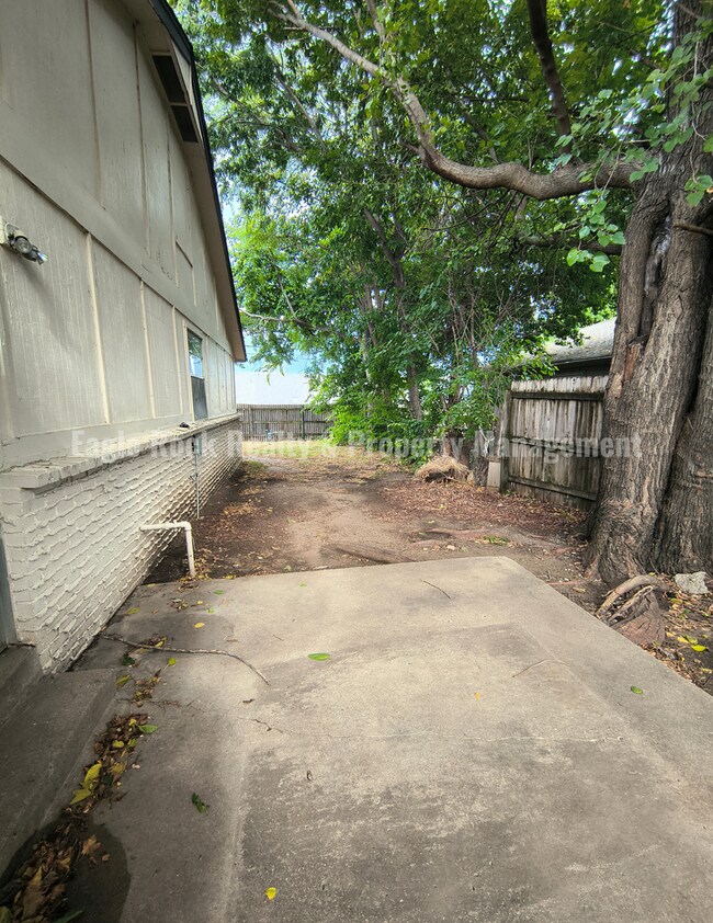 Building Photo - 4627 S 72nd East Pl