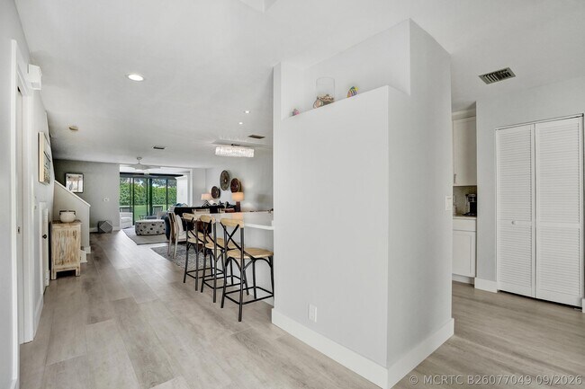 Building Photo - 5355 10th Fairway Dr