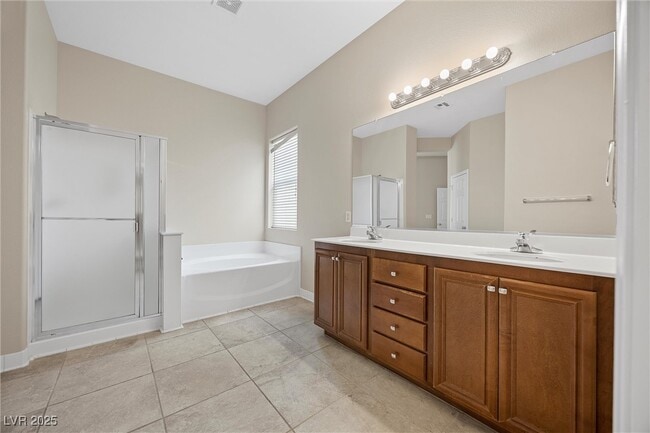 Building Photo - 10381 Pilot Mountain Ct