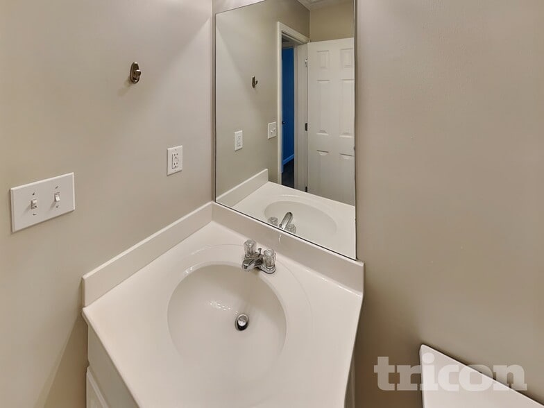 Building Photo - 210 Brookstone Trail