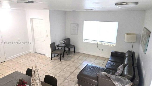 Building Photo - 1304 NW 3rd St