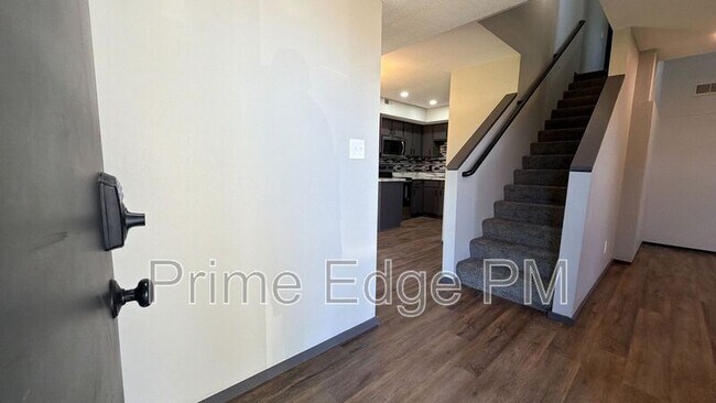 Building Photo - 1741 Ridgehaven Ct