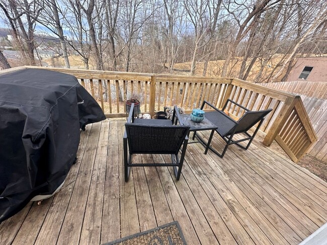 Building Photo - Charming Home in Radford