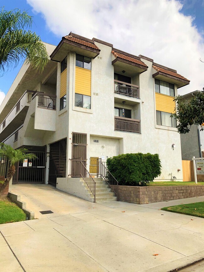 Building Photo - 553 E Orange Grove Ave