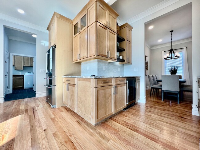 Building Photo - Luxury Home Incredible master suite Liberty Twp OH