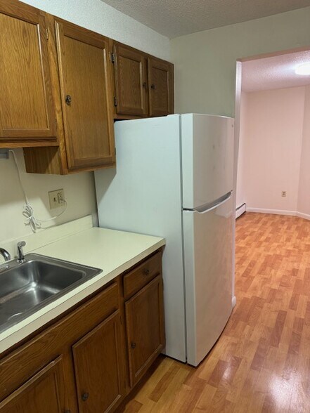 Building Photo - 655 Talcottville Rd