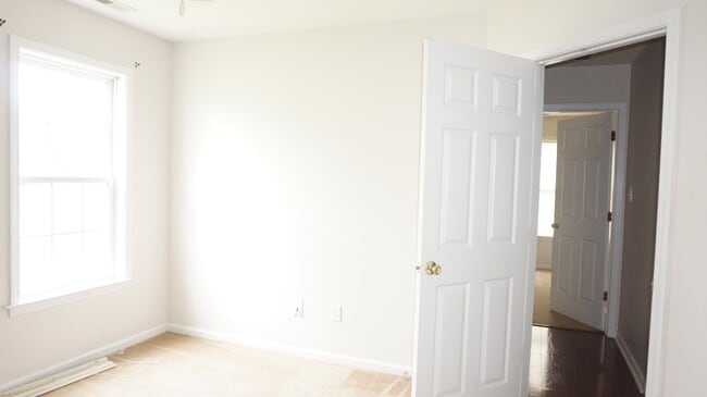 Building Photo - 104 Nesting Ln