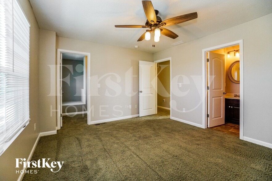 Building Photo - 5577 Eagle River Dr