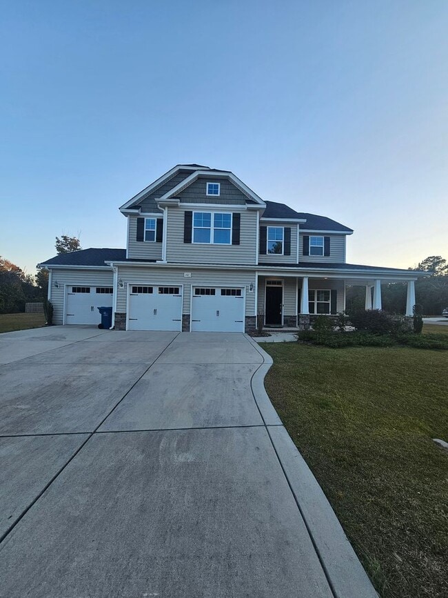 Building Photo - 4 Bedroom Home in Sneads Ferry