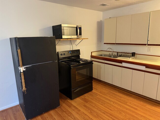 Building Photo - 19118 Cypress Rose Hill Rd