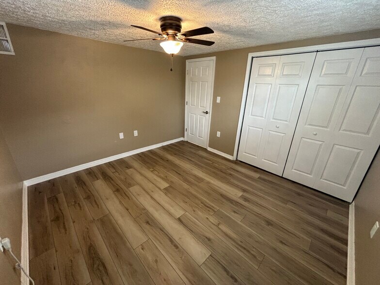 Building Photo - 1207 W Pierce St