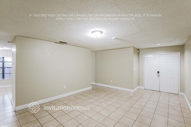 Building Photo - 20015 W Oakmont Cir