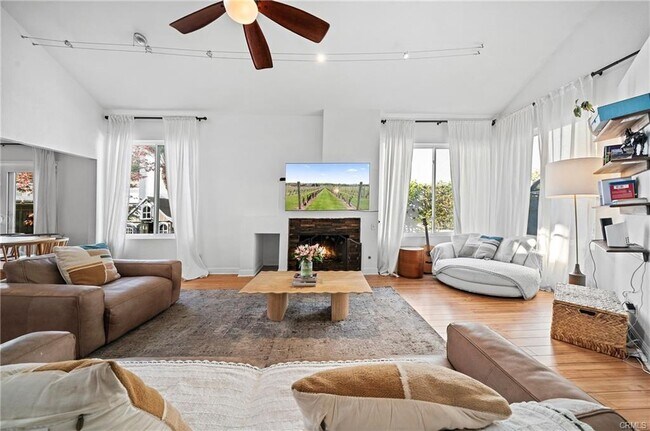 Building Photo - 73 Calle Sol