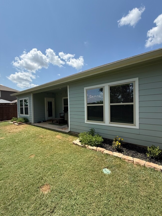 Building Photo - 181 Hunters Wy