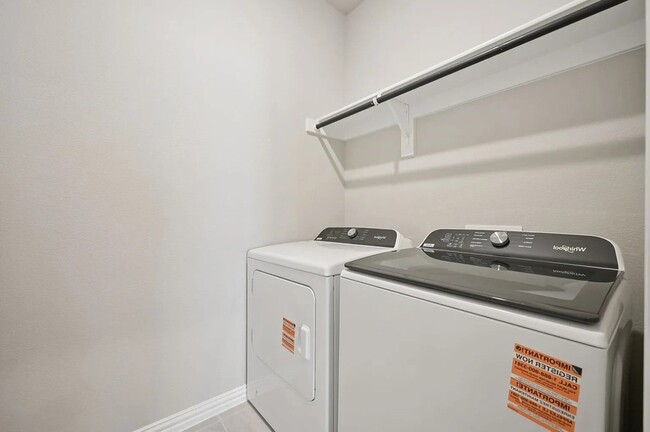 Building Photo - 524 Clover Crk Dr